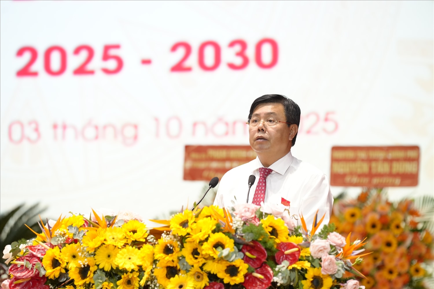 Bí thư Tỉnh ủy An Giang Nguyễn Tiến Hải điều hành nội dung phiên trù bị Đại hội