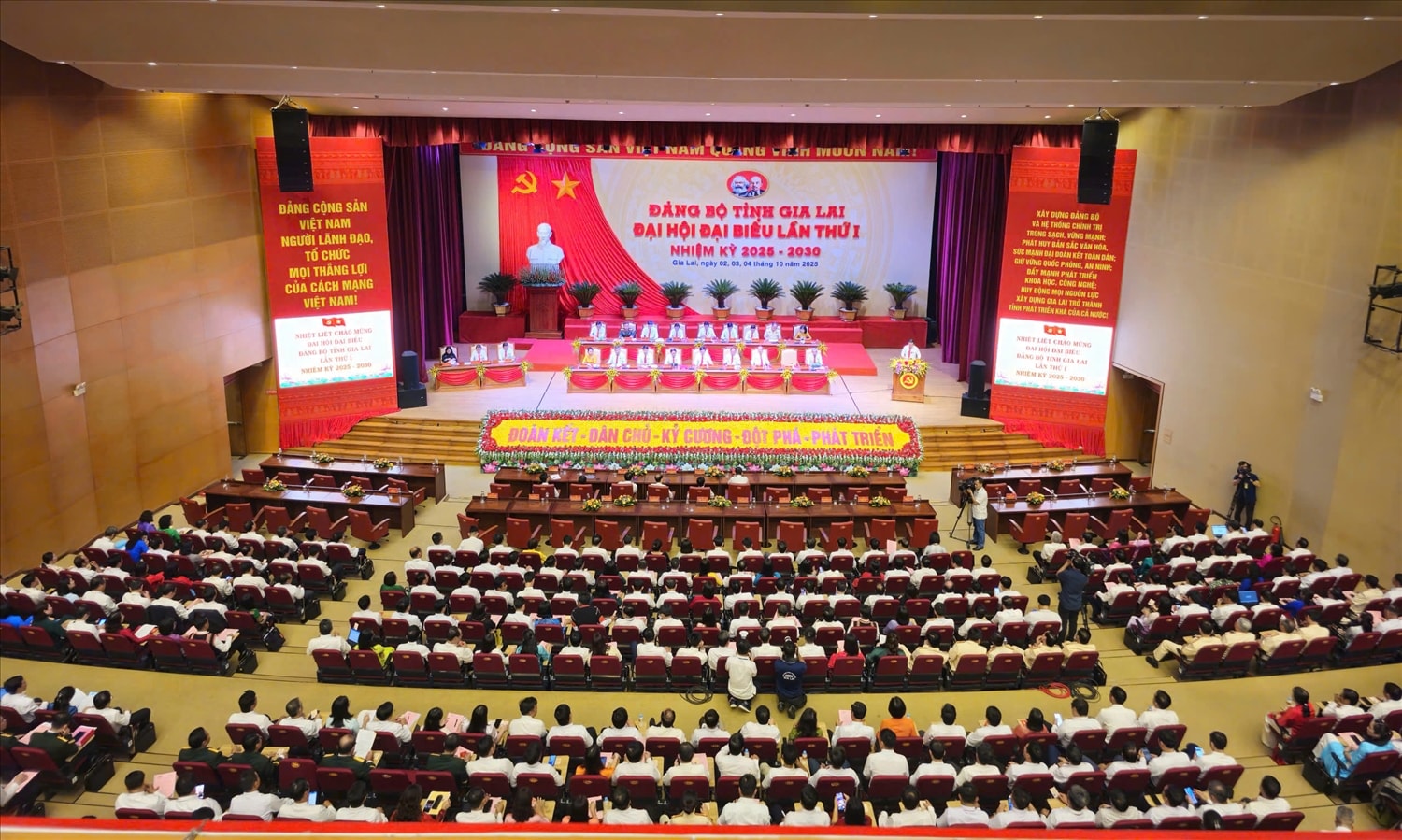 Quang cảnh Đại hội