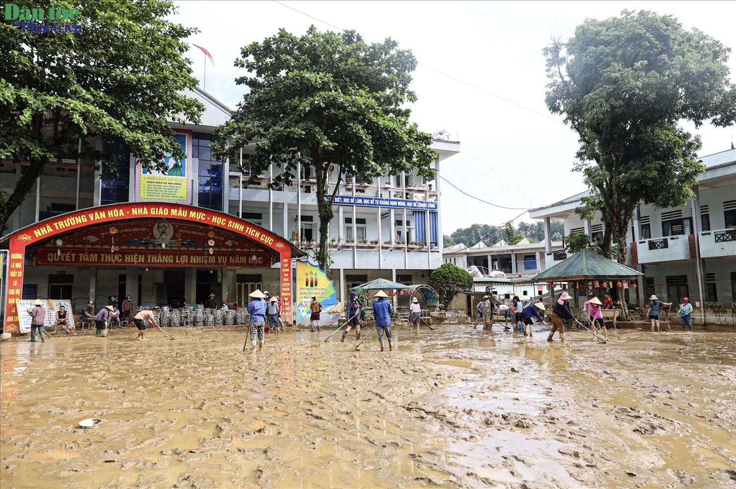 Trường Tiểu học Quang Trung, phường Hà Giang 2, tỉnh Tuyên Quang - nơi gần 500 học sinh theo học đã bị bùn đất vùi lấp.