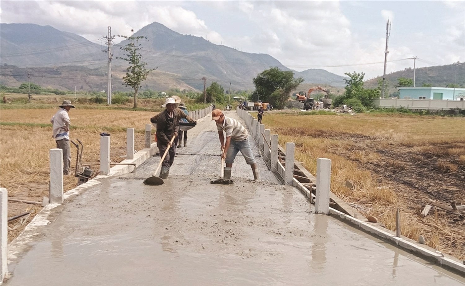 Từ nguồn vốn Chương trình MTQG giảm nghèo, tỉnh Khánh Hòa đầu tư hạ tầng cho những vùng khó khăn Từ nguồn vốn Chương trình MTQG giảm nghèo, tỉnh Khánh Hòa đầu tư hạ tầng cho những vùng khó khăn