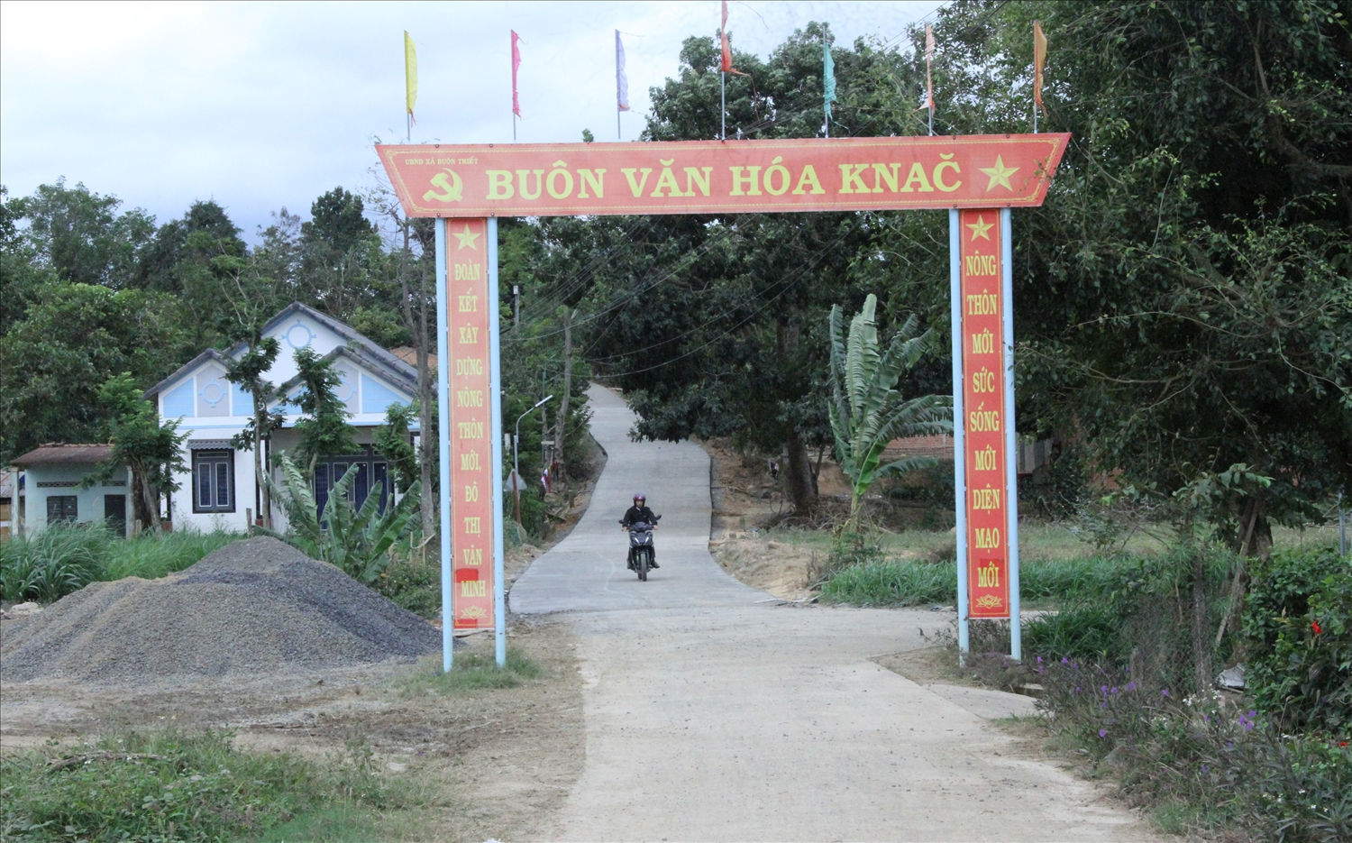 Buôn Knăc ngày càng khởi sắc  (Ảnh: Lê Hường)