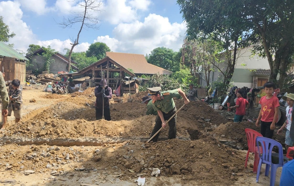 Khởi công xây dựng nhà cho hộ nghèo tại xã Đắk Mil (Ảnh: L.H)