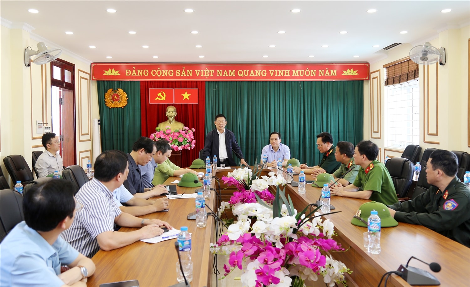 Phó Thủ tướng Chính phủ Hồ Đức Phớc cùng đoàn công tác kiểm tra công tác ứng phó, khắc phục mưa lũ trên địa bàn tỉnh Lạng Sơn Phó Thủ tướng Chính phủ Hồ Đức Phớc cùng đoàn công tác kiểm tra công tác ứng phó, khắc phục mưa lũ trên địa bàn tỉnh Lạng Sơn