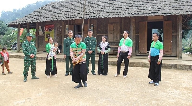 Công tác tuyên truyền, vận động của các cấp chính quyền đã giúp loại bỏ những hủ tục lạc hậu, góp phần xây dựng một nếp sống văn hóa mới 
