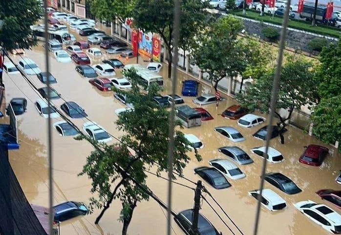 Nhiều khu dân cư ở Thái Nguyên bị nước lũ cô lập. Ảnh:ITN