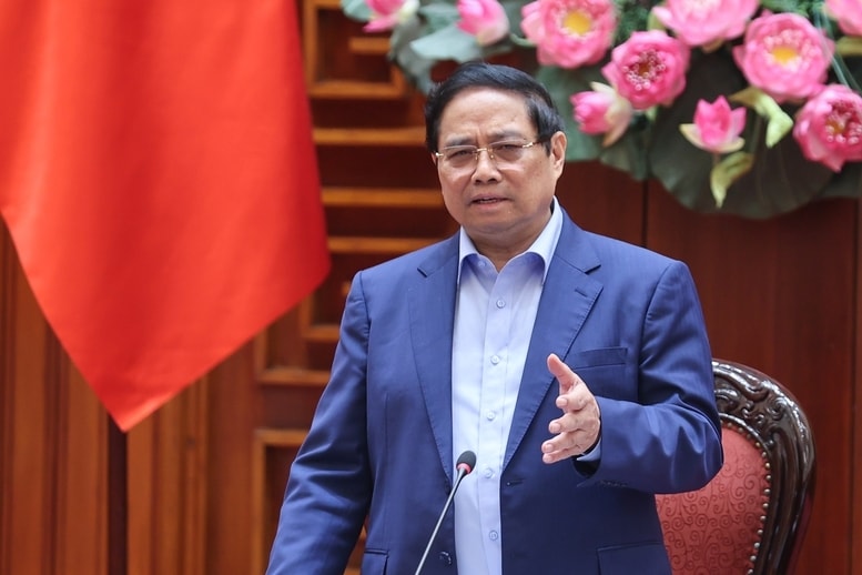 Thủ tướng Phạm Minh Chính đề nghị Văn phòng Chính phủ phối hợp Văn phòng Trung ương tổng hợp, đánh giá tổng thể, toàn diện về tình hình, công tác phòng, chống, khắc phục, đề xuất công việc tiếp theo phải làm - Ảnh: VGP/Nhật Bắc