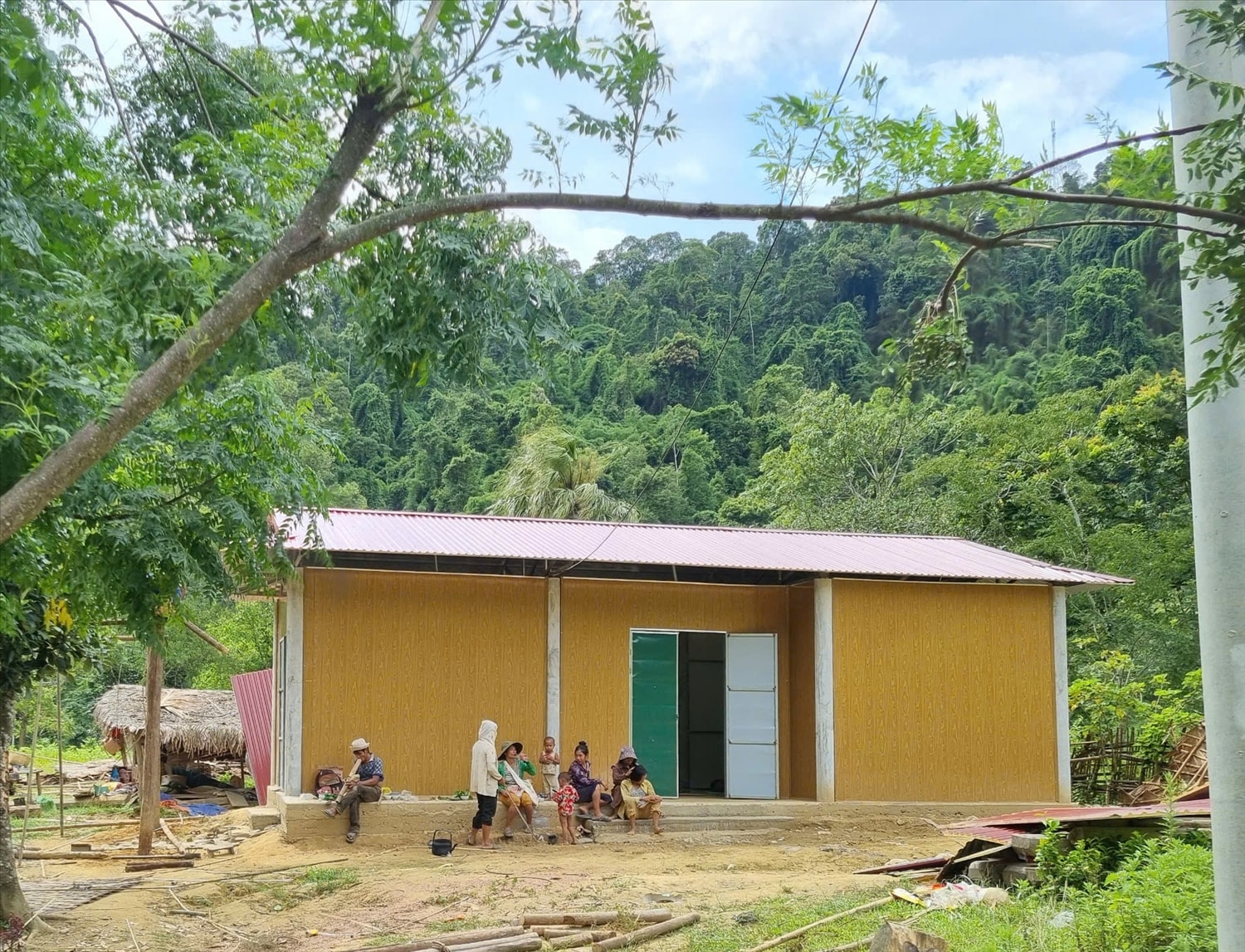 Người dân Đan Lai đã được an cư trong những nếp nhà khang trang, sạch đẹp - Ảnh: Thanh Hải