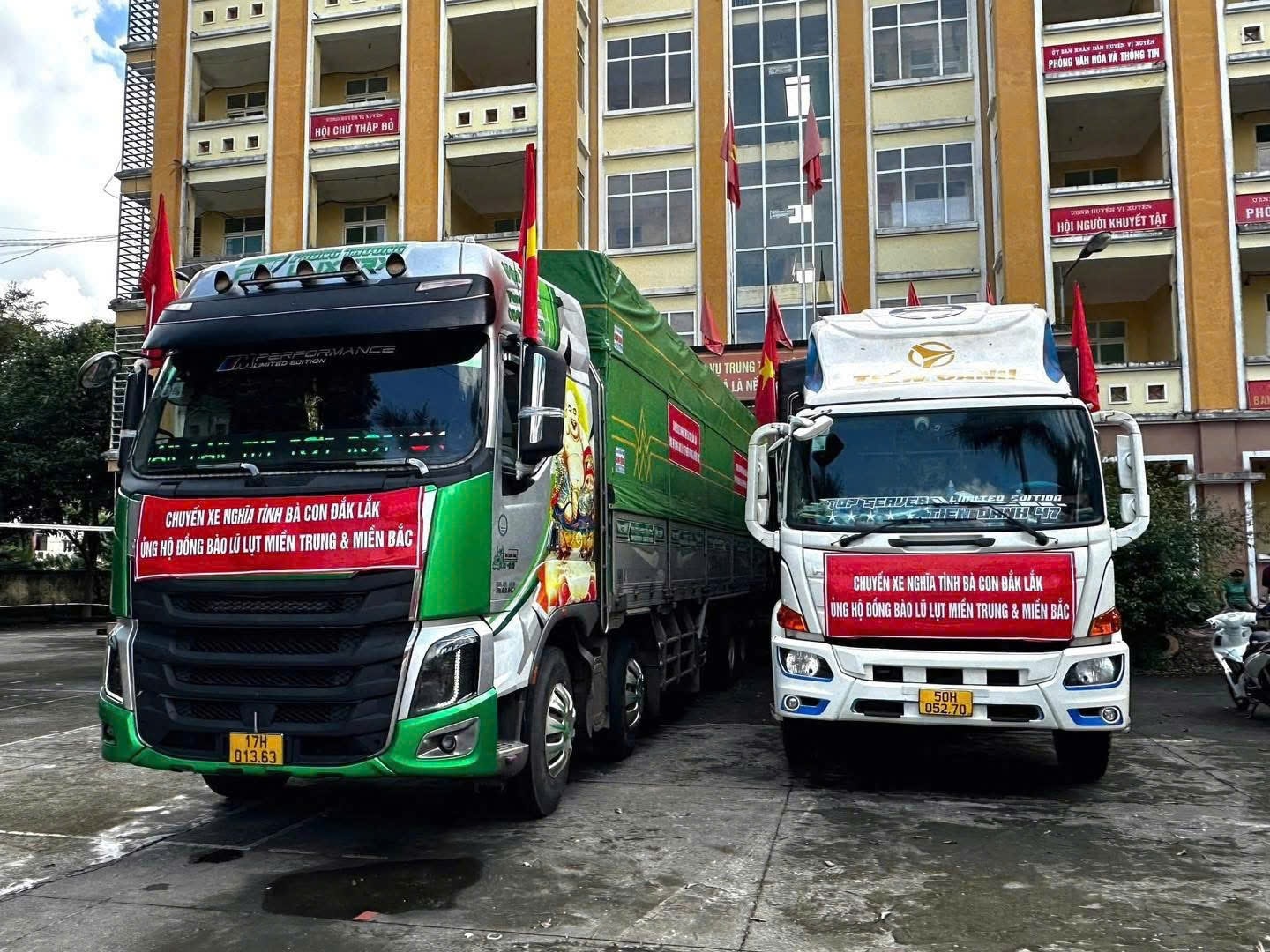 Những chuyến xe ấm áp hướng về bà con vùng lũ