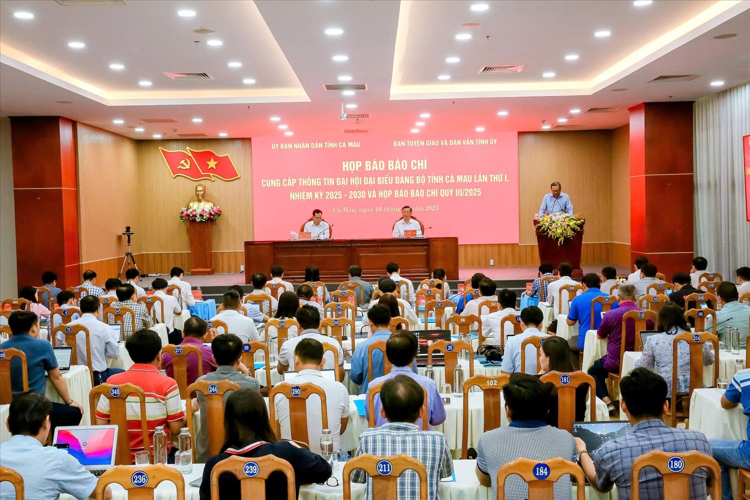 Quang cảnh buổi họp báo