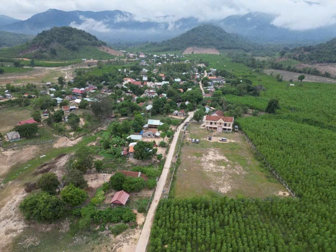 Làng Canh Tiến nhìn từ trên cao (Ảnh T.N)