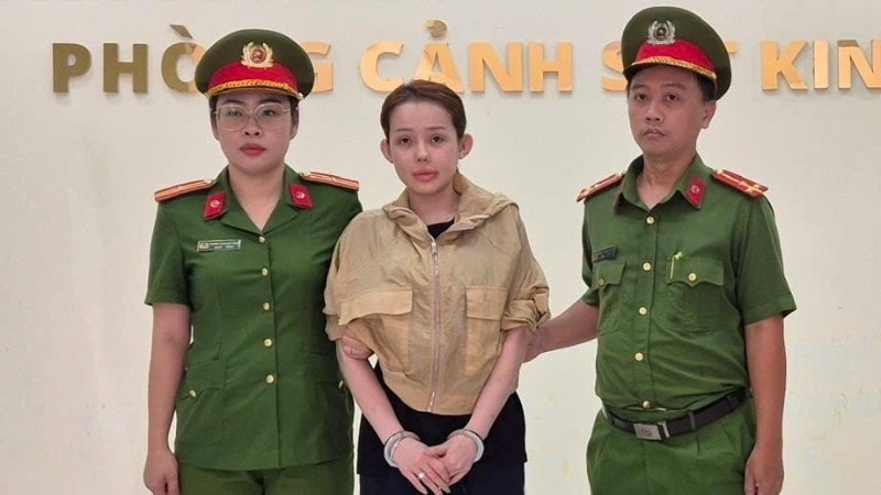 Ngân 98 bị bắt tạm giam để điểu tra về tội Sản xuất, buôn bán hàng giả là thực phẩm, theo Điều 193 Bộ luật Hình sự Ngân 98 bị bắt tạm giam để điểu tra về tội Sản xuất, buôn bán hàng giả là thực phẩm, theo Điều 193 Bộ luật Hình sự