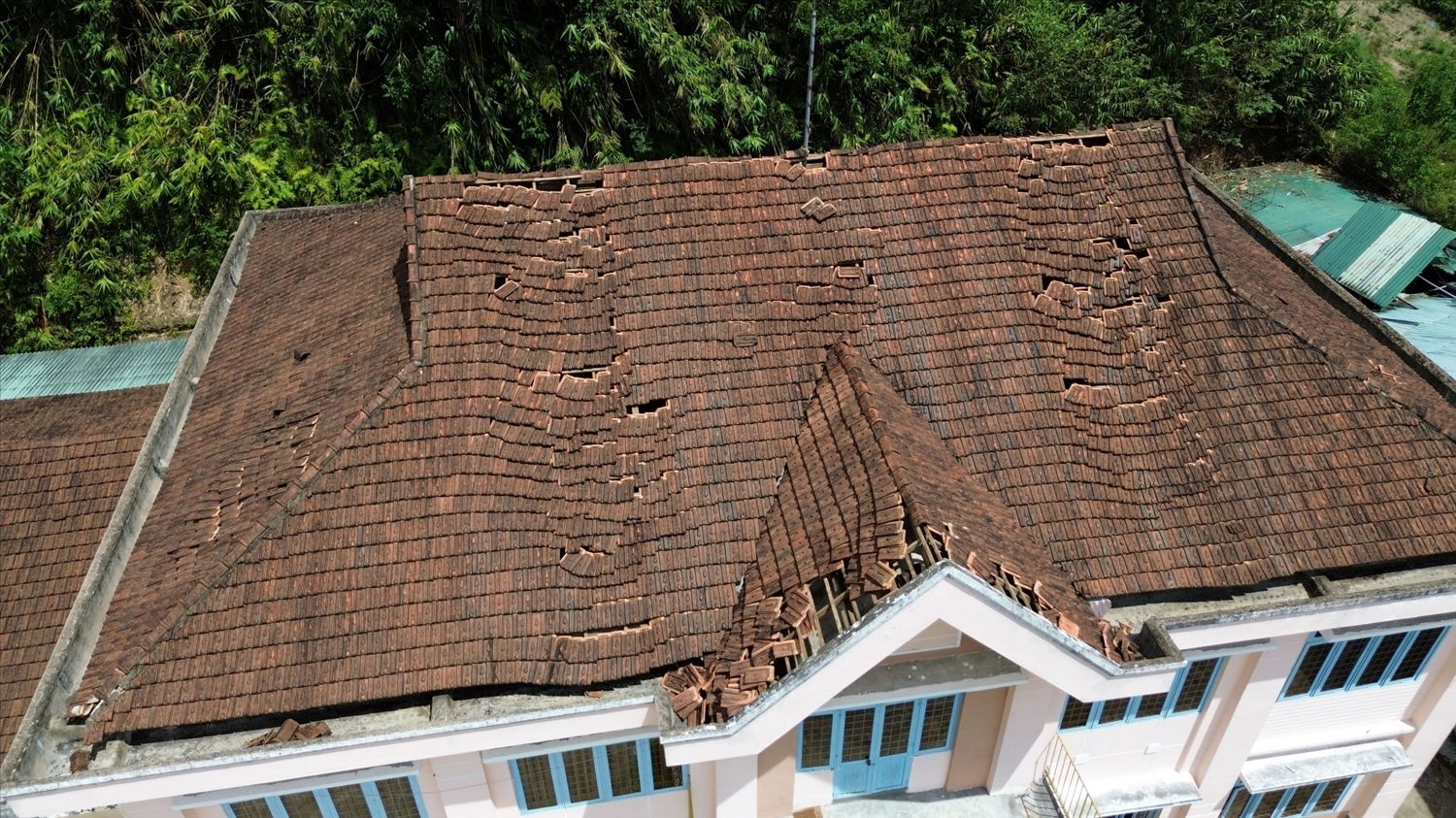Liên tiếp 9 trận động đất trong sáng nay ở Quảng Ngãi, trận mạnh nhất có độ lớn 4.2 làm cả vùng tâm chấn rung lắc mạnh 