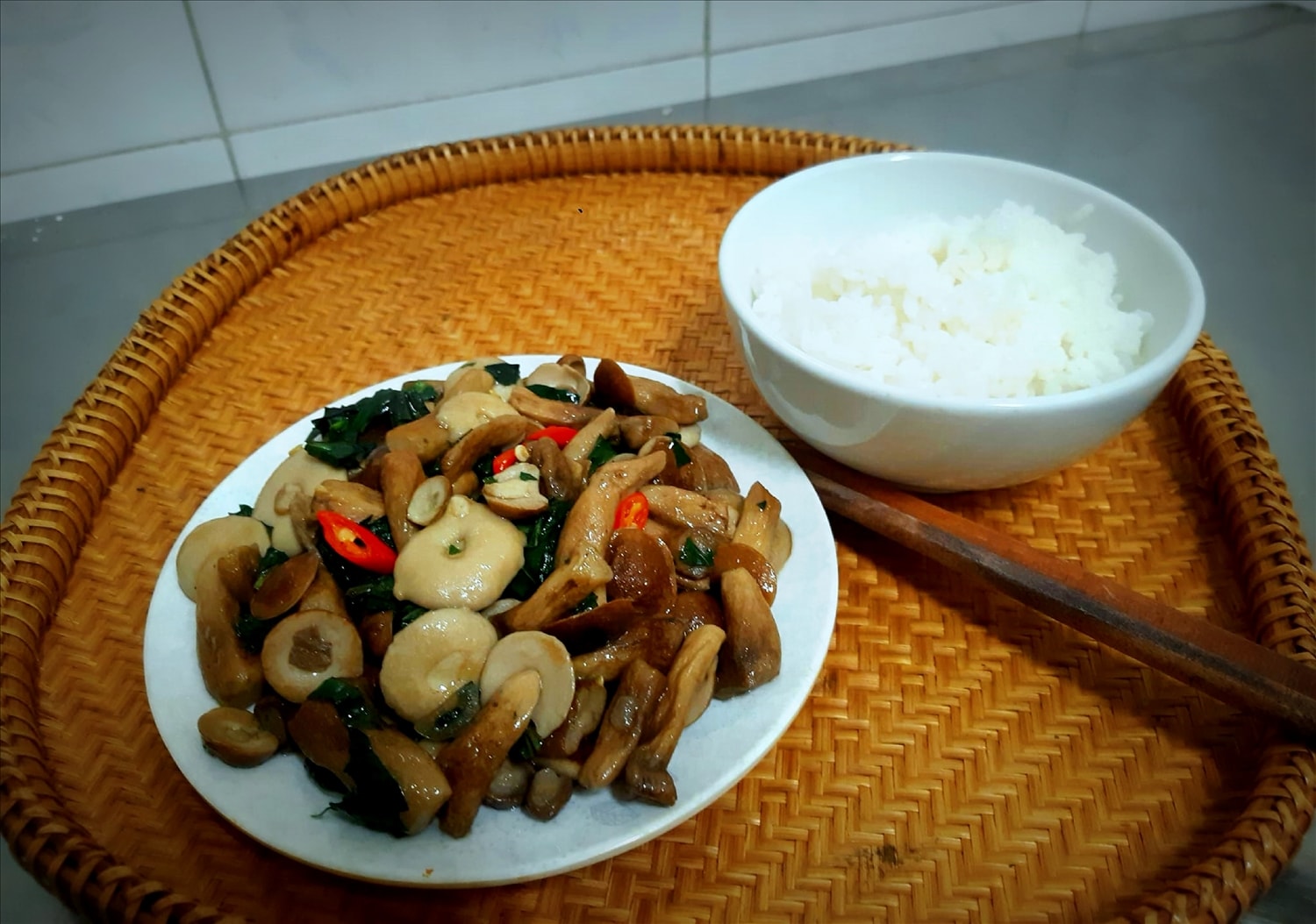 (Bài CTV) Đặc sản nấm tràm những ngày mưa Huế 6