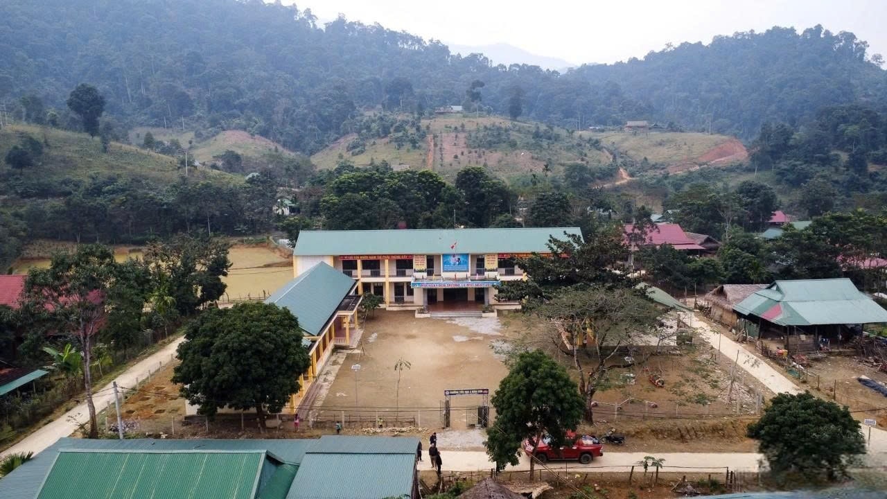 Điểm trường mầm non ở bản Cò Phạt đã được xây dựng khang trang, đáp ứng nhu cầu học tập của con em người Đan Lai - Ảnh: T.C
