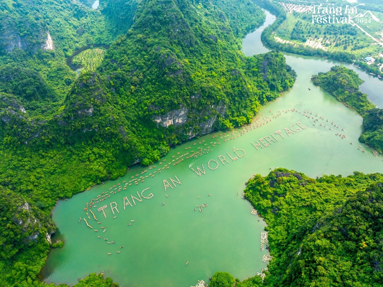 Quần thể danh thắng Tràng An được TripAdvisor vinh danh “Best of the Best” – Top 1% điểm đến hàng đầu thế giới năm 2025. 