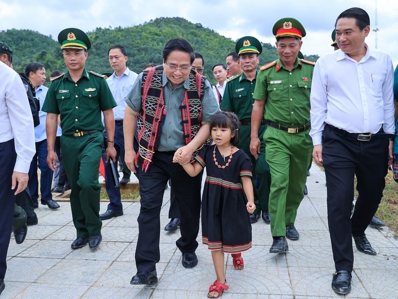 Thủ tướng Phạm Minh Chính dự lễ khởi công dự án xây dựng trường phổ thông nội trú, bán trú tiểu học và trung học cơ sở Tây Giang - Ảnh: VGP/Nhật Bắc