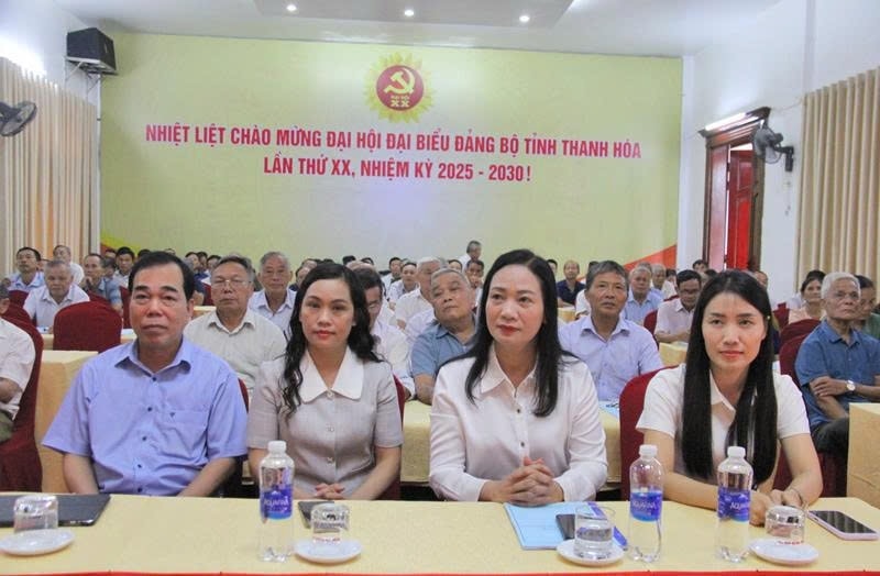 Đại diện lãnh đạo Sở Dân tộc và Tôn giáo cùng các đại biều tham dự hội nghị Đại diện lãnh đạo Sở Dân tộc và Tôn giáo cùng các đại biều tham dự hội nghị