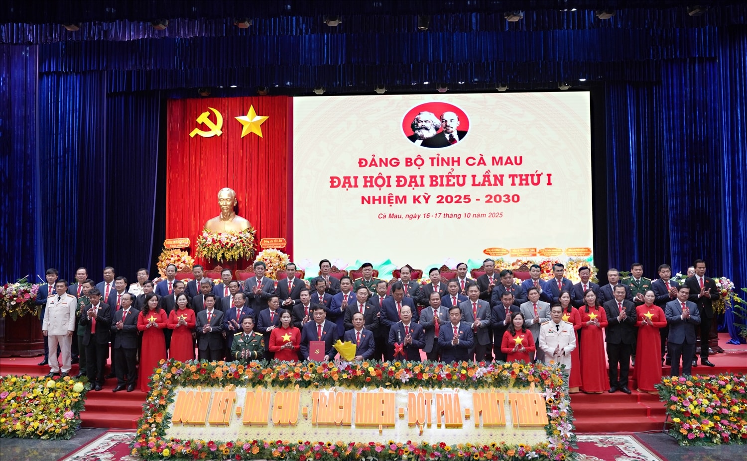 Ban Chấp hành Đảng bộ tỉnh Cà Mau, nhiệm kỳ 2025 - 2030, ra mắt Đại hội