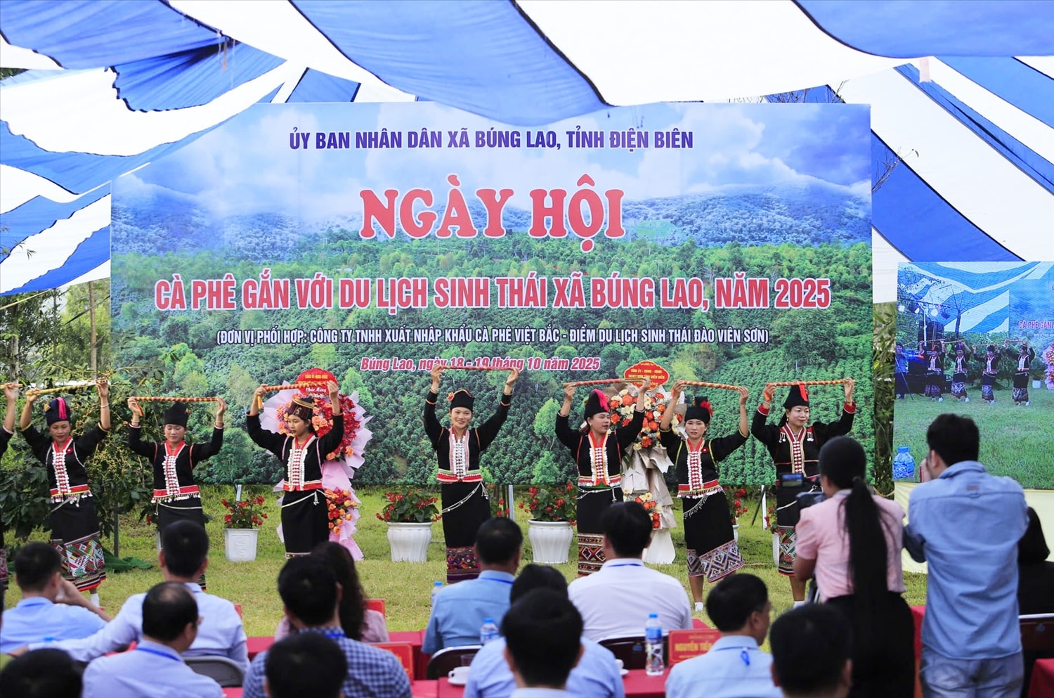 Đông đảo người dân và du khách đến tham dự Ngày hội. Ảnh: Thúy Hồng