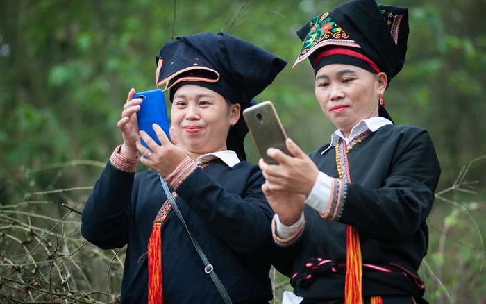 Khi được trao cơ hội, phụ nữ dân tộc nắm bắt công nghệ rất nhanh để ứng dụng trong đời sống
