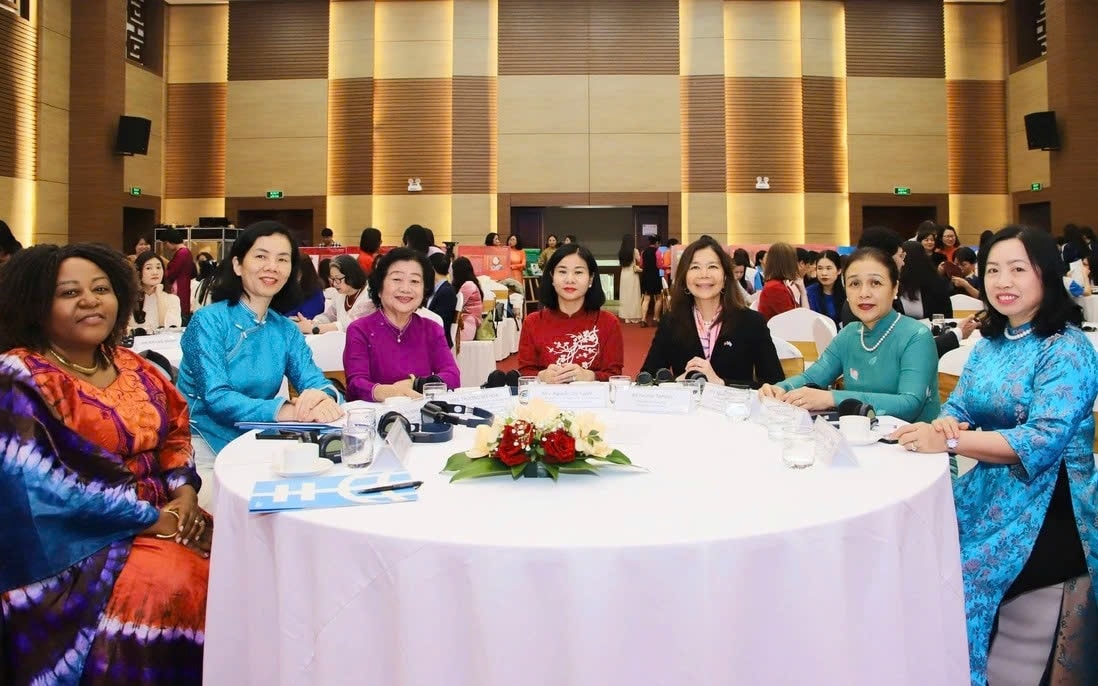 Theo đại diện Cơ quan Liên hợp quốc Việt Nam cần đẩy mạnh đầu tư xây dựng năng lực cho các nhà lãnh đạo nữ trẻ và cần tạo ra nền kinh tế chăm sóc và giải phóng quyền năng kinh tế của phụ nữ