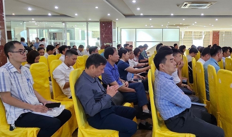 Đại biểu tham dự hội nghị tập huấn, nâng cao năng lực giám sát Chương trình MTQG Đại biểu tham dự hội nghị tập huấn, nâng cao năng lực giám sát Chương trình MTQG