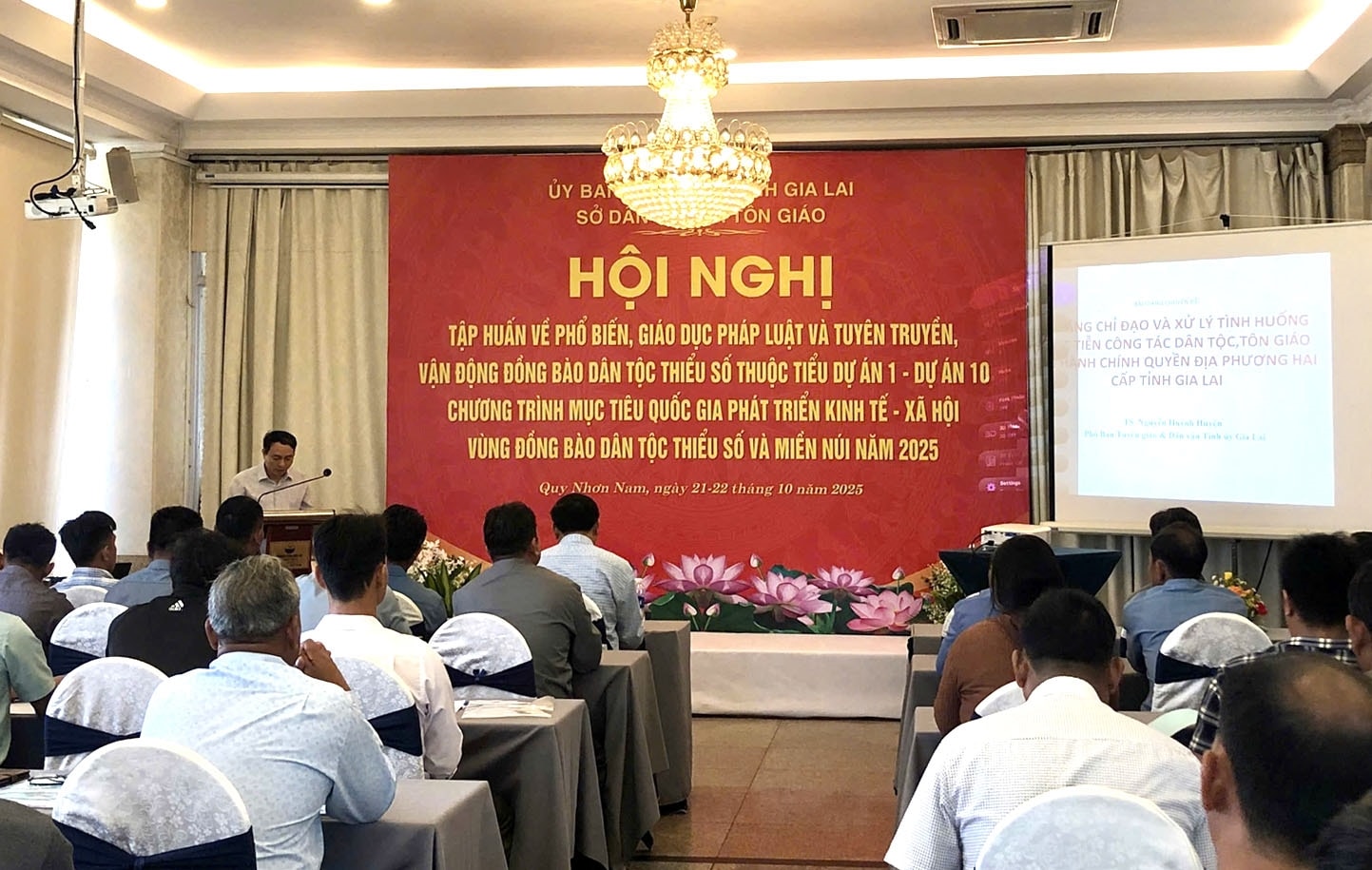 Hội nghị tập huấn, phổ biến giáo dục pháp luật và tuyên truyền diễn ra trong 2 ngày 21 - 22/10