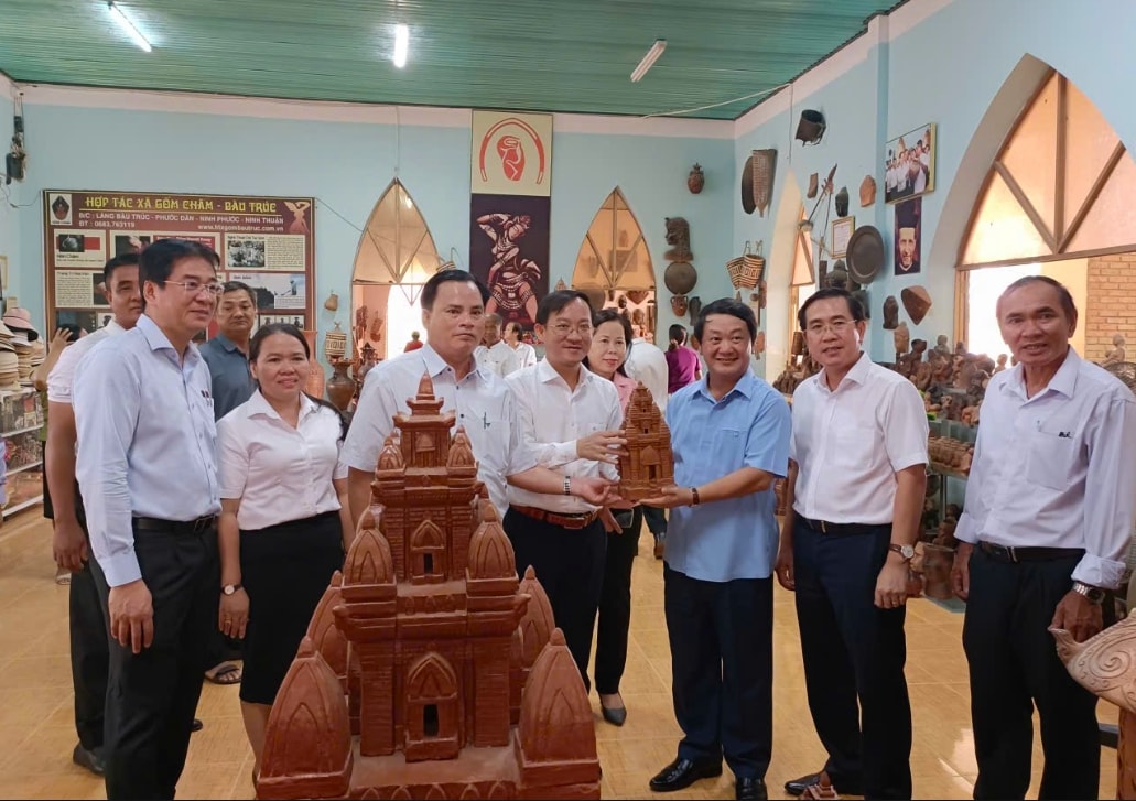 Sản phẩm OCOP gốm Bàu Trúc sẽ góp phần định vị  cho du lịch Khánh Hoà (Ảnh T.N)