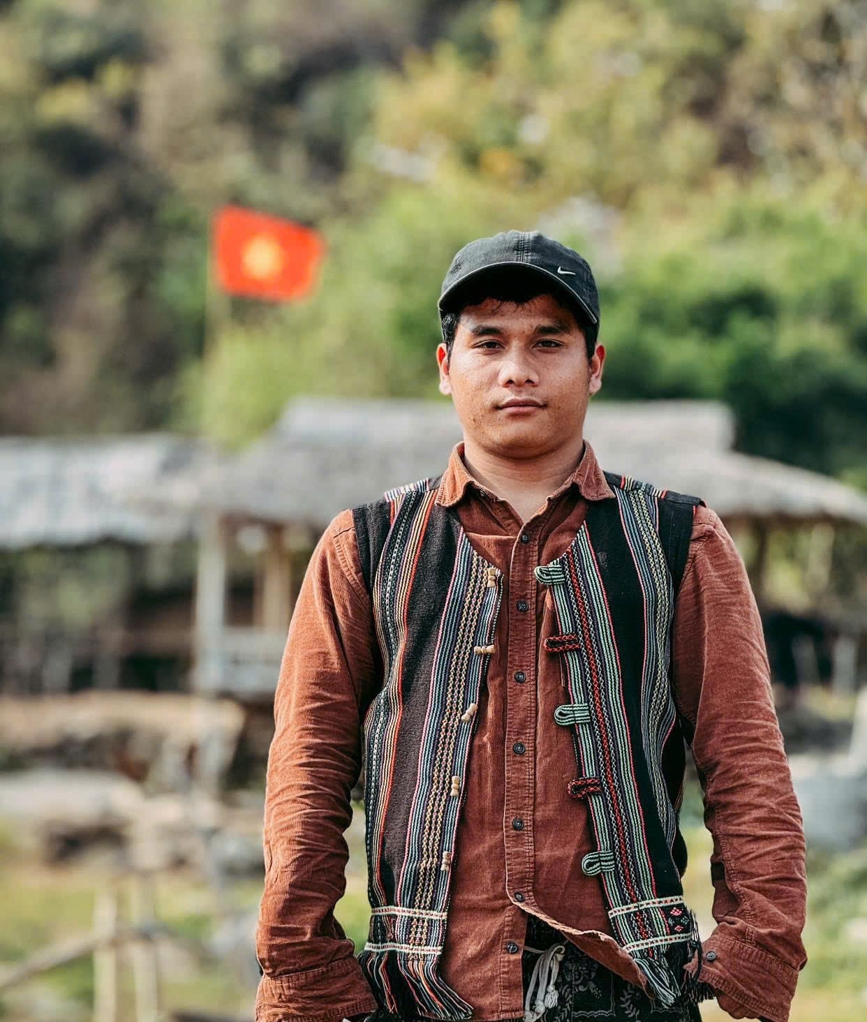 Chân dung em Hồ Văn Đôi, dân tộc Tà Ôi, xã A Lưới, Huế