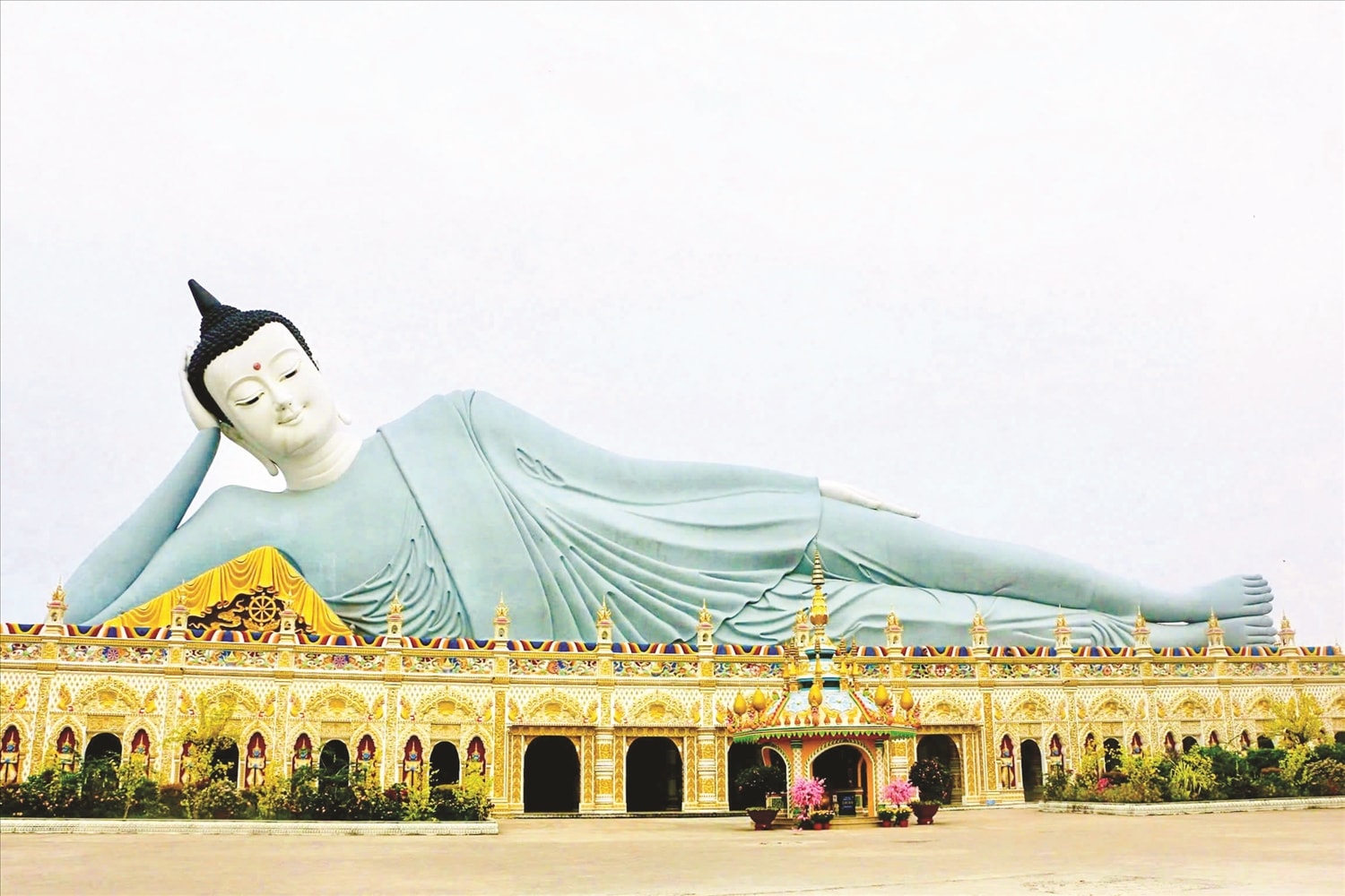 Tượng Phật Thích Ca niếp bàn là điểm nhấn thu hút du khách