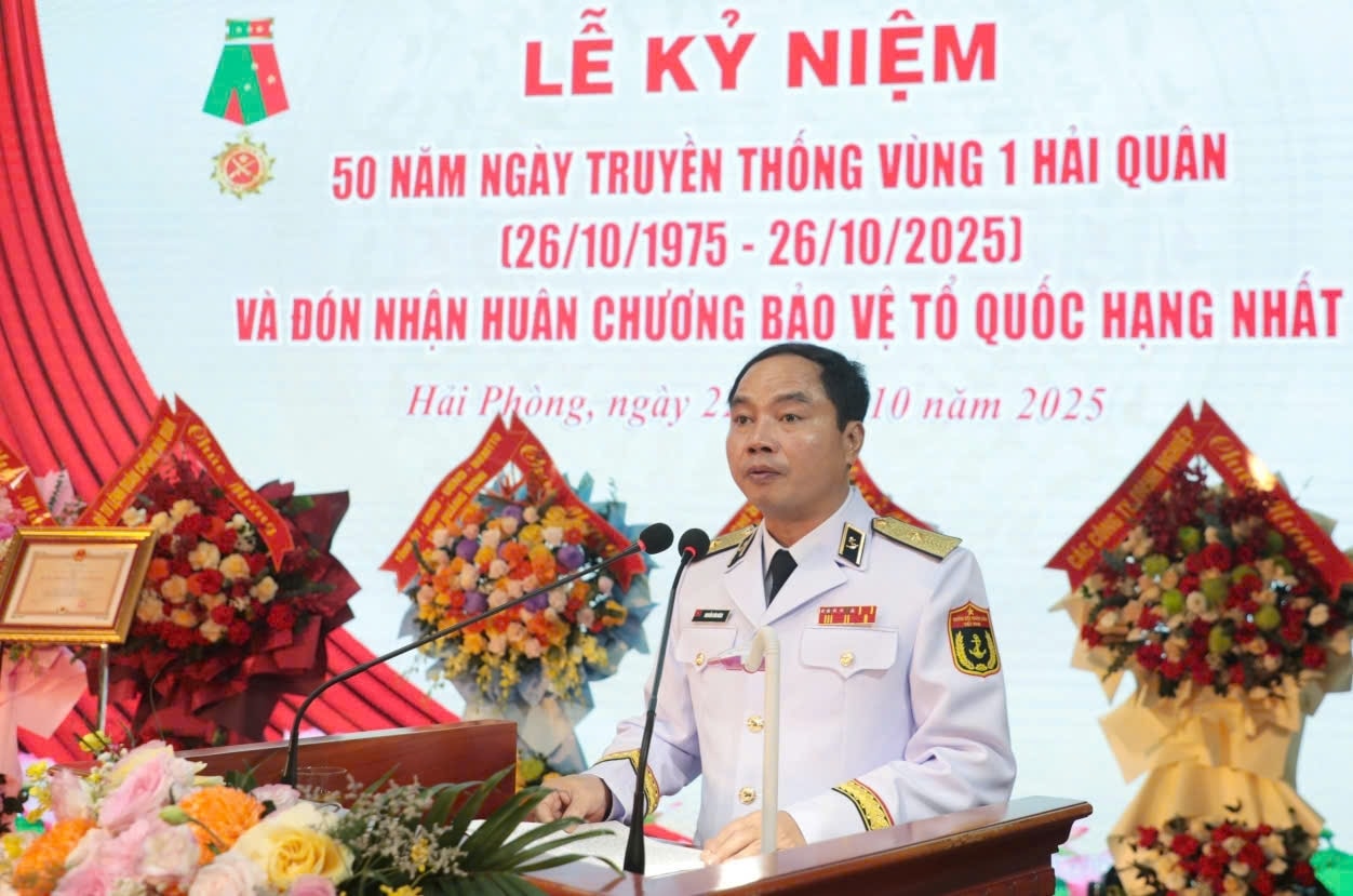 Chuẩn Đô đốc Nguyễn Văn Bách - Phó Tư lệnh, Tham mưu trưởng Hải quân phát biểu tại Lễ kỷ niệm. (Ảnh: Mỹ Dung) Chuẩn Đô đốc Nguyễn Văn Bách - Phó Tư lệnh, Tham mưu trưởng Hải quân phát biểu tại Lễ kỷ niệm. (Ảnh: Mỹ Dung)