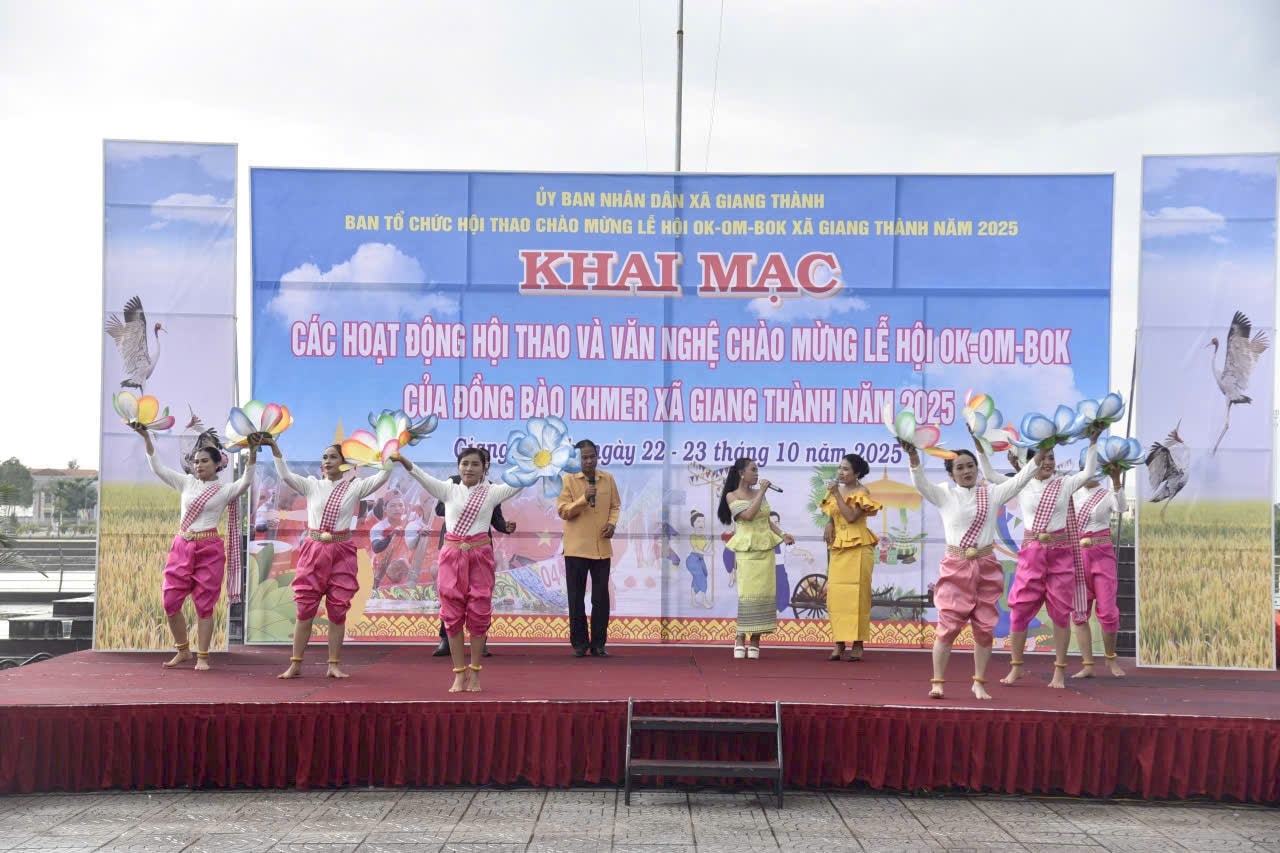 Hội Liên hiệp Phụ nữ xã Giang Thành đạt nhiều giải cao trong phần thi văn nghệ Hội Liên hiệp Phụ nữ xã Giang Thành đạt nhiều giải cao trong phần thi văn nghệ