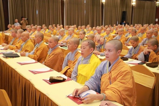 Các chư Ni tham gia khóa bồi dưỡng.(ảnh Trung Thắng)