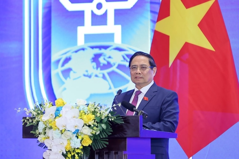 Thủ tướng nhấn mạnh, chống tội phạm mạng là vấn đề không của riêng một quốc gia nào, riêng người nào mà có tính toàn dân, toàn diện, toàn cầu; vì vậy phải đề cao chủ nghĩa đa phương, kêu gọi đoàn kết quốc tế - Ảnh: VGP/Nhật Bắc