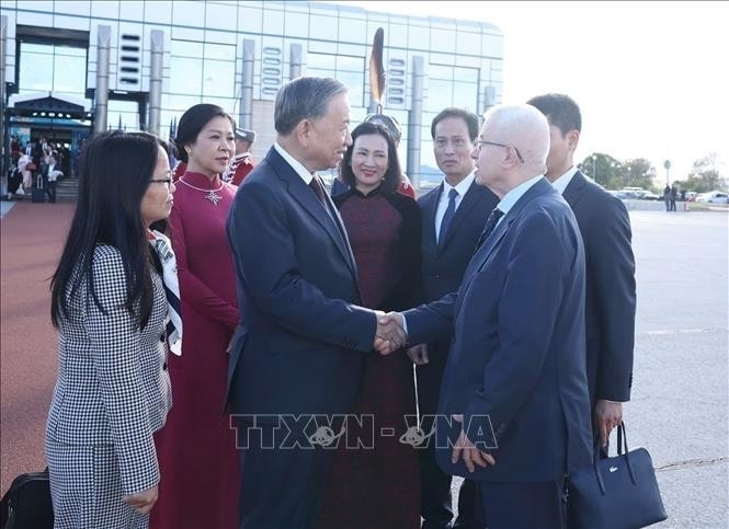 Tổng Bí thư Tô Lâm và Phu nhân rời thủ đô Sofia, kết thúc tốt đẹp chuyến thăm chính thức Cộng hòa Bulgaria. (Ảnh: Thống Nhất/TTXVN)