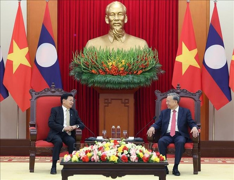 Tổng Bí thư đánh giá cao Tổng Bí thư, Chủ tịch nước Lào trực tiếp và cùng Đoàn đại biểu Lào sang dự Lễ mở ký Công ước Hà Nội; tin tưởng chắc chắn rằng, sự tham dự của Tổng Bí thư, Chủ tịch nước Lào sẽ góp phần quan trọng vào thành công chung của sự kiện - Ảnh: VGP/Nguyễn Hoàng