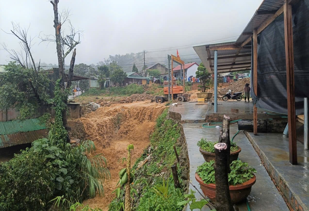 Xã Đăk Plô đã vận động di dời 26 hộ dân, 116 khẩu ở khu vực có nguy cơ sạt lở đất, lũ quét về nơi an toàn. (Ảnh: Ngọc Chí)
