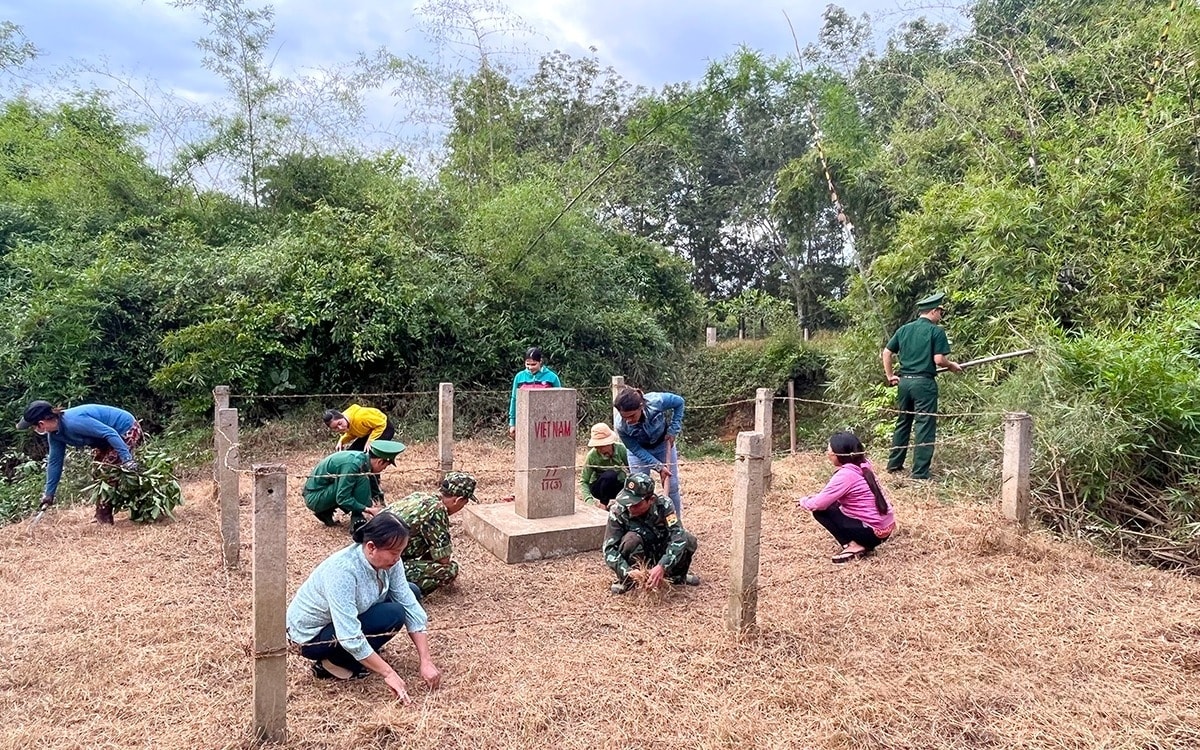 Thành viên CLB “Phụ nữ tham gia bảo vệ chủ quyền lãnh thổ, an ninh biên giới” là những “cột mốc sống” ở địa bàn biên giới Đồng Nai.