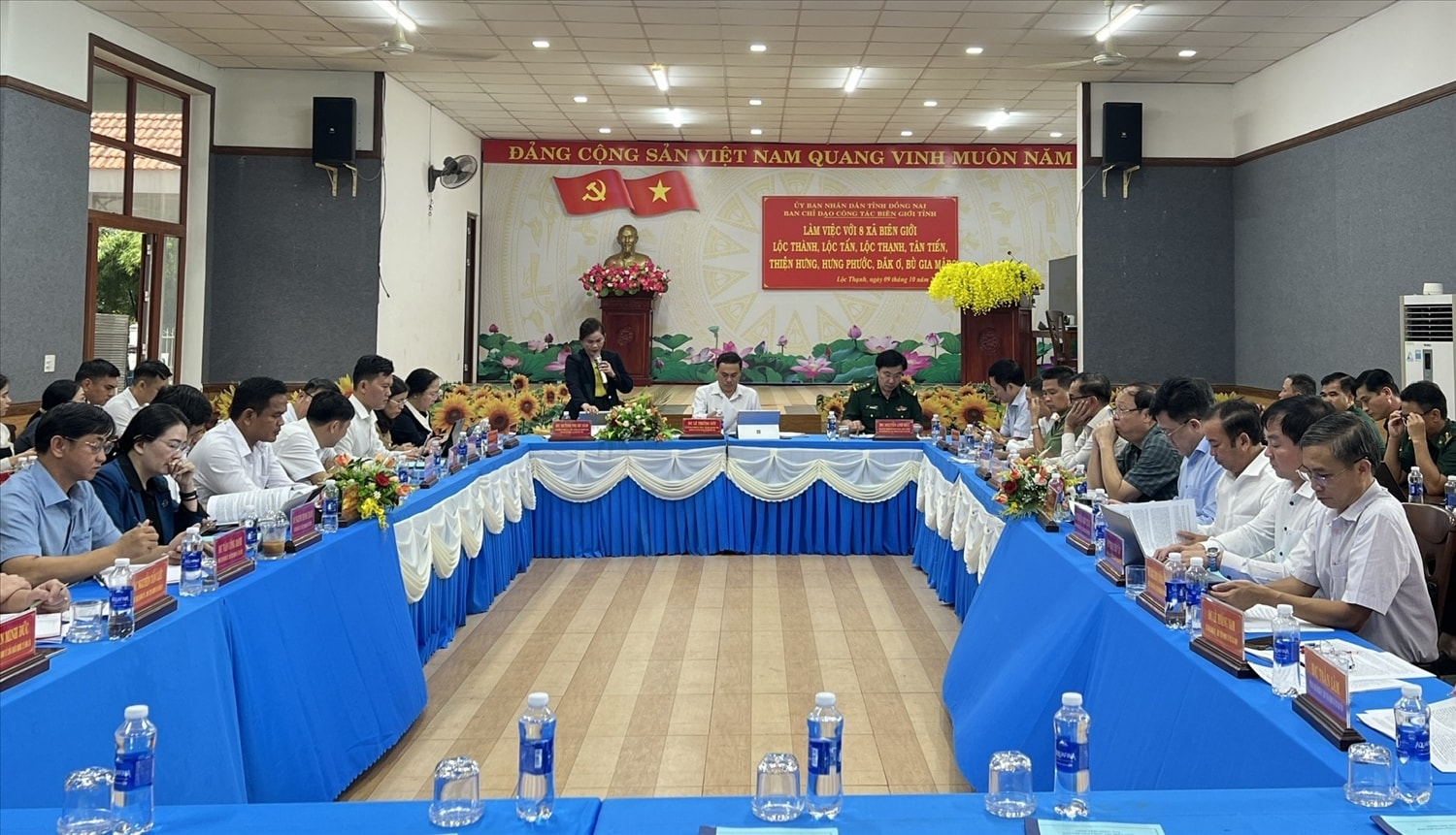 Phó Chủ tịch UBND - Trưởng Ban Chỉ đạo công tác biên giới tỉnh Đồng Nai Lê Trường Sơn làm việc với 8 xã biên giới ngày 9/10/2025.