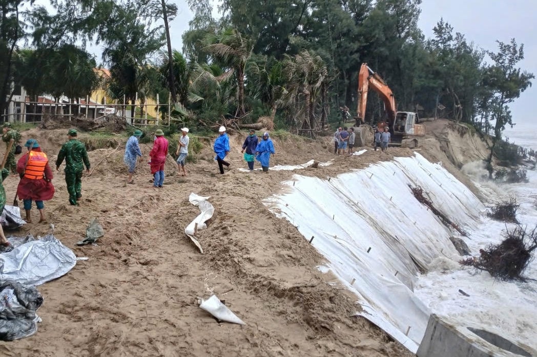 Tại Công điện số 203/CĐ-TTg, Phó Thủ tướng Chính phủ Trần Hồng Hà chỉ đạo các bộ ngành, địa phương tập trung ứng phó khẩn cấp và khắc phục hậu quả mưa lũ lớn tại khu vực Trung Bộ (Ảnh TL)