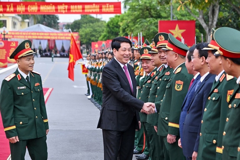 Chủ tịch nước Lương Cường dự Lễ kỷ niệm 80 năm Ngày truyền thống lực lượng vũ trang Quân khu 3. (Ảnh: Thủy Nguyên) Chủ tịch nước Lương Cường dự Lễ kỷ niệm 80 năm Ngày truyền thống lực lượng vũ trang Quân khu 3. (Ảnh: Thủy Nguyên)