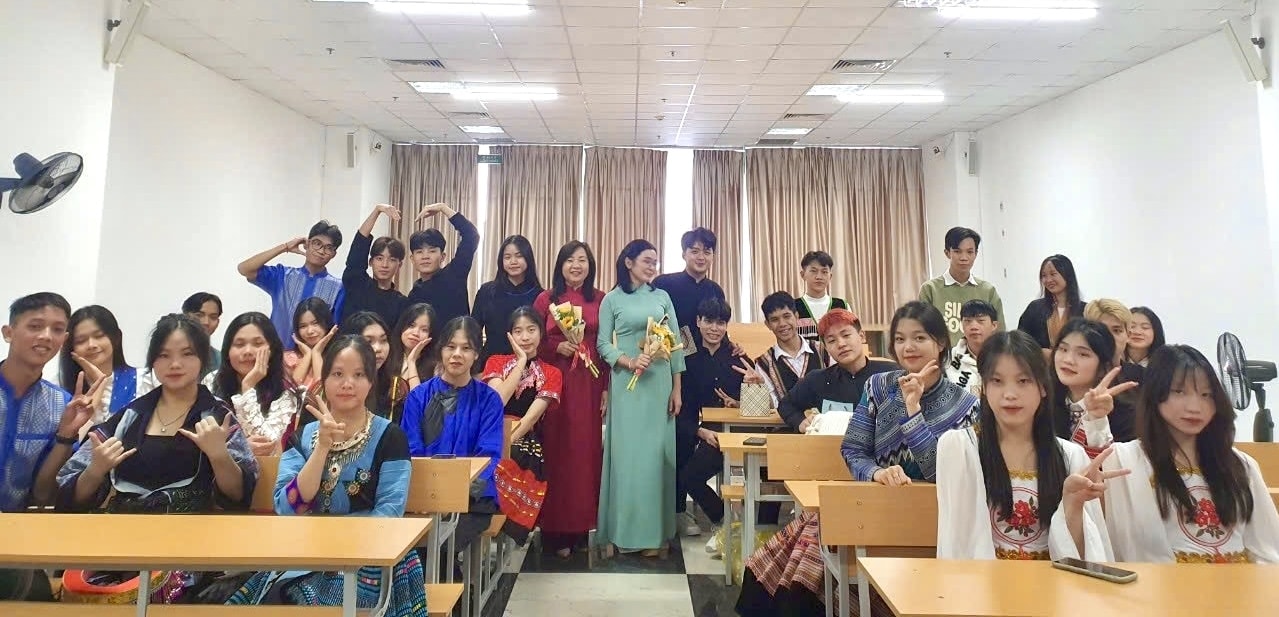 Tập thể sinh viên K3 ngành Kinh tế Giáo dục vùng DTTS, Học viện Dân tộc