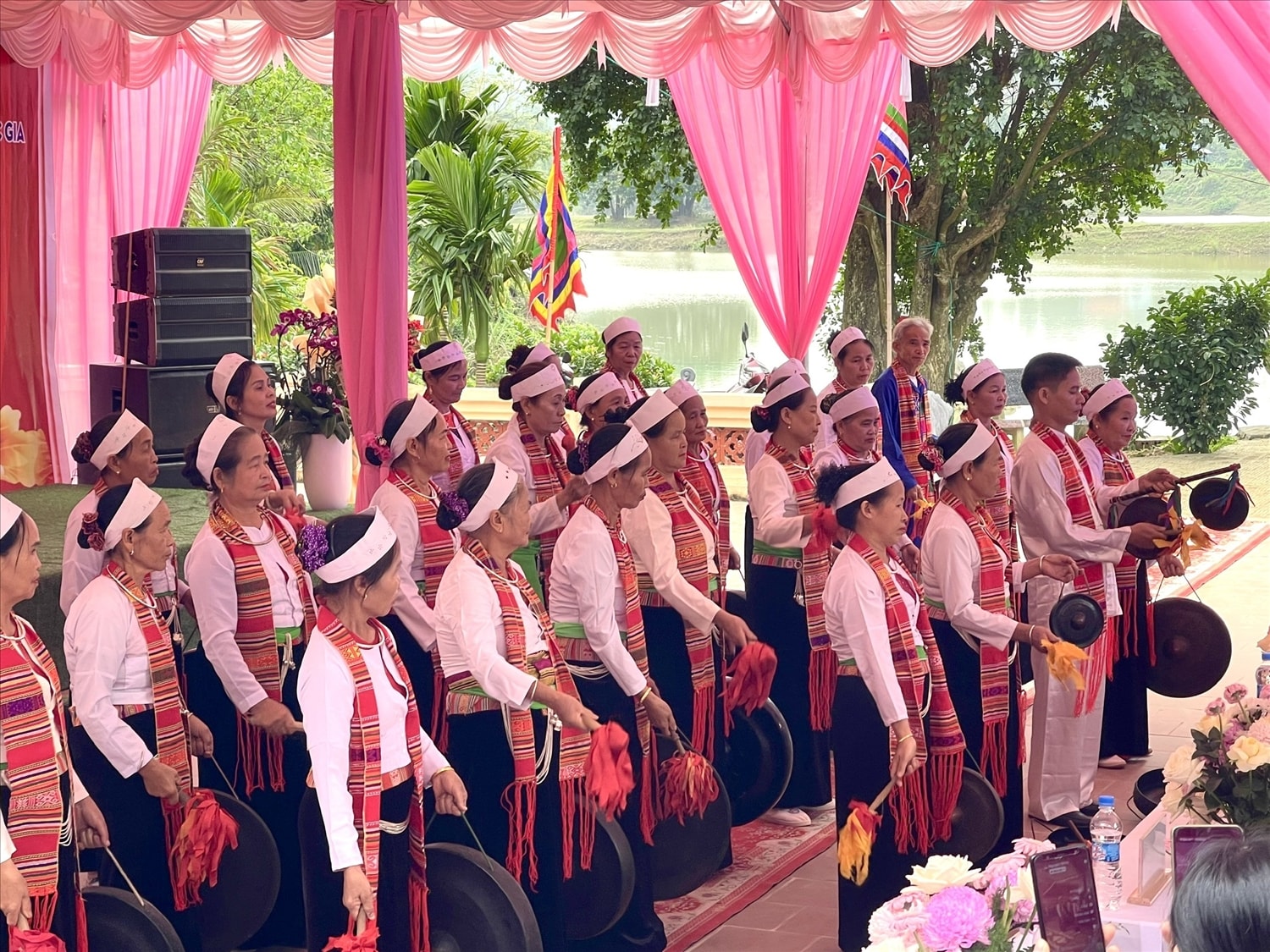 Hoạt động múa Cồng chiêng tại khuôn khổ chương trình. ảnh CTV