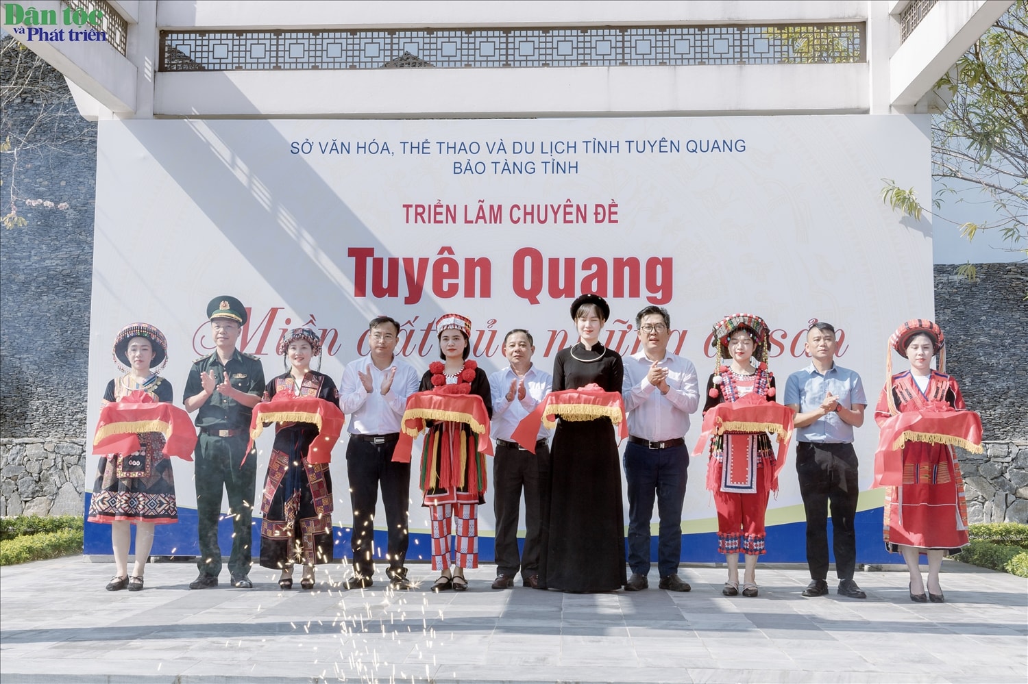 Triển lãm ảnh với chủ đề: “Tuyên Quang - Miền đất của những di sản” được khai mạc vào sáng ngày 29/10 tại Bảo tàng tỉnh Tuyên Quang - cơ sở 2