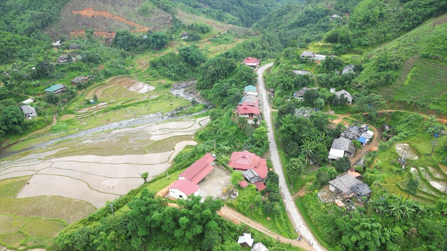 Các dự án thuộc Chương trình mục tiêu quốc gia giảm nghèo bền vững giai đoạn 2021–2025 đang góp phần làm đổi thay diện mạo vùng miền núi Thanh Hóa.
