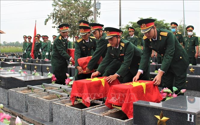 Chính phủ ban hành Nghị định quy định chế độ, chính sách cho tìm kiếm hài cốt liệt sĩ 