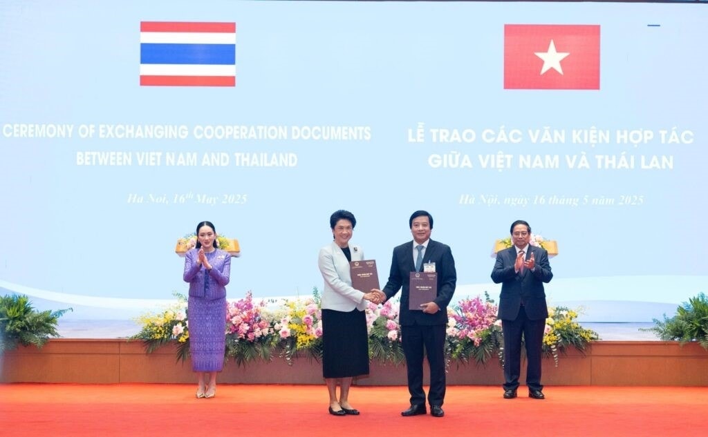 Biên bản ghi nhớ hợp tác đầu tư chiến lược giữa UBND tỉnh Phú Thọ và Tập đoàn Amata (Thái Lan). Ảnh minh họa:Phuthodfa Biên bản ghi nhớ hợp tác đầu tư chiến lược giữa UBND tỉnh Phú Thọ và Tập đoàn Amata (Thái Lan). Ảnh minh họa:Phuthodfa