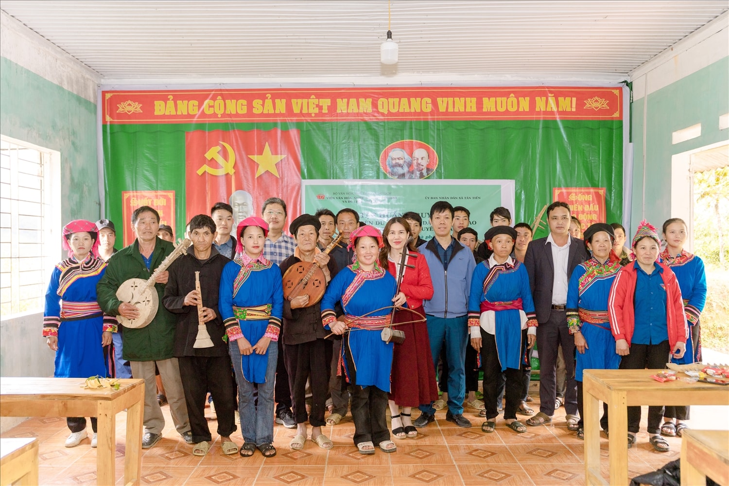 Hai lớp học thuộc Dự án: Tổ chức khôi phục, bảo tồn và phát triển văn hóa của đồng bào dân tộc Cờ Lao tại tỉnh Tuyên Quang do Viện Văn hóa, Nghệ thuật, Thể thao và Du lịch Việt Nam chủ trì thực hiện