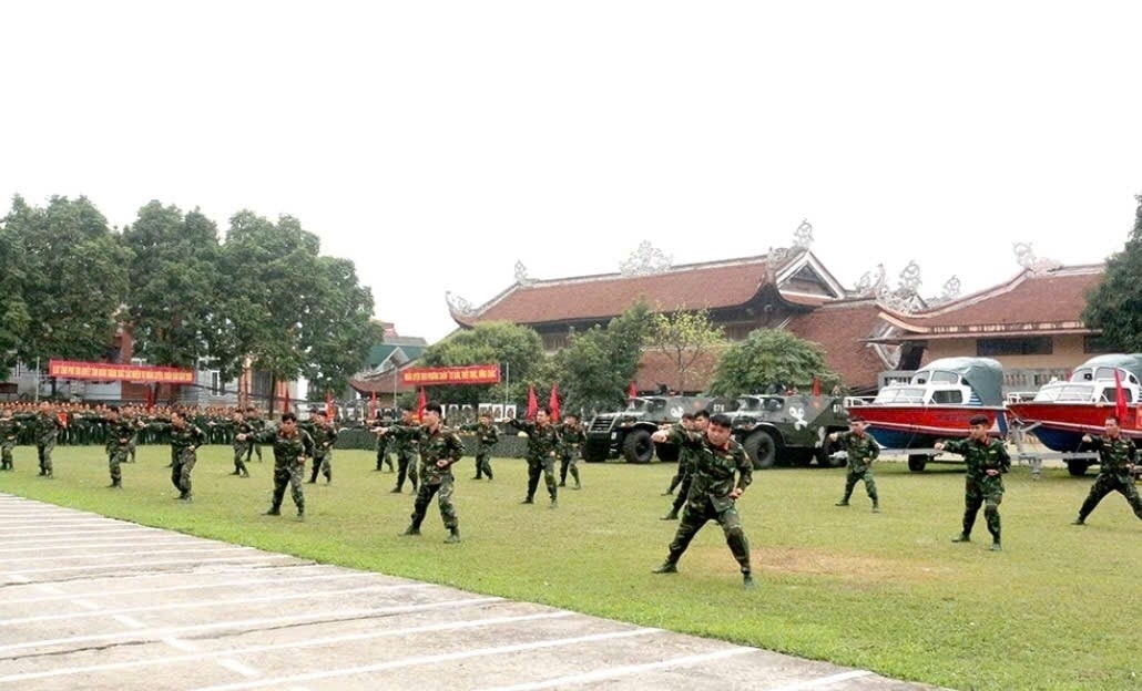 Xây dựng nền quốc phòng toàn dân gắn với thế trận an ninh Nhân dân trong khu vực phòng thủ ngày càng vững chắc. (Ảnh: Báo Phú Thọ)