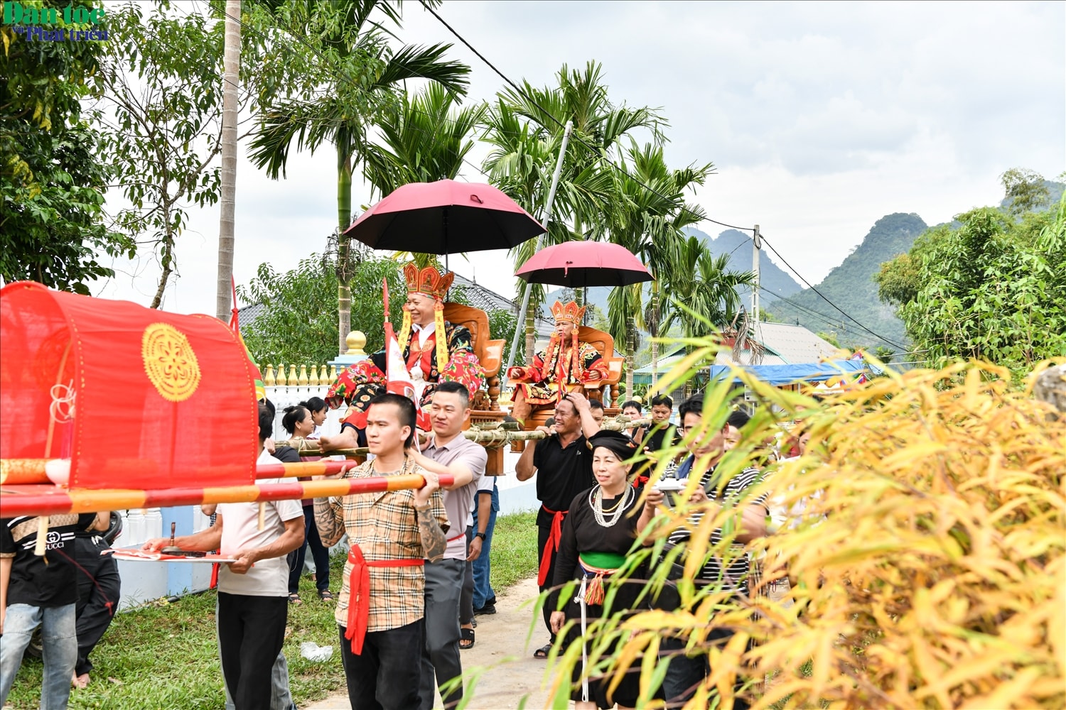Ngày nay, nhiều nghi thức rườm rà đã được giản lược, nhưng giá trị cốt lõi của lễ cấp sắc vẫn nguyên vẹn. Đây không chỉ là nghi lễ tín ngưỡng, mà còn là biểu tượng của bản sắc, niềm tự hào và tinh thần đoàn kết trong cộng đồng người Tày.